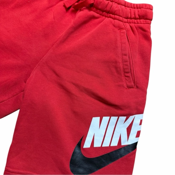 Nike Sportswear Club Fleece Shorts Sweat Shorts - Picture 2 of 5